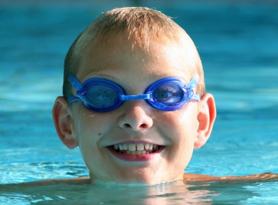 Kind im Wasser